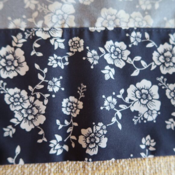 South Point Queen Size Navy & White Floral Pillowcase Pair - Picture 4 of 5